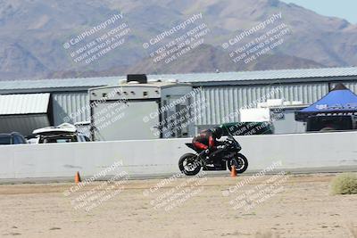 media/Oct-05-2025-CVMA (Sun) [[beeef4f201]]/Race 10-Formula Lightweight Twins Shootout/